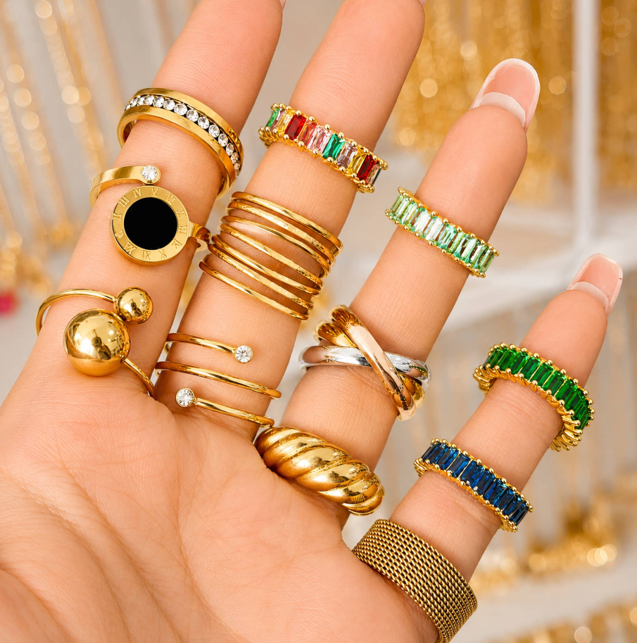 NOVAHERA  Croissant Luxe Ring