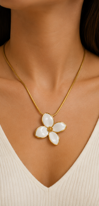 NOVAHERA Meadow Bloom Necklace