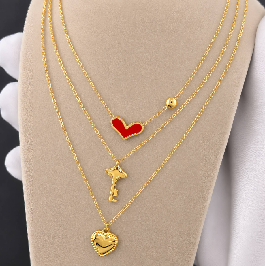 NOVAHERA Scarlet Heart Necklace