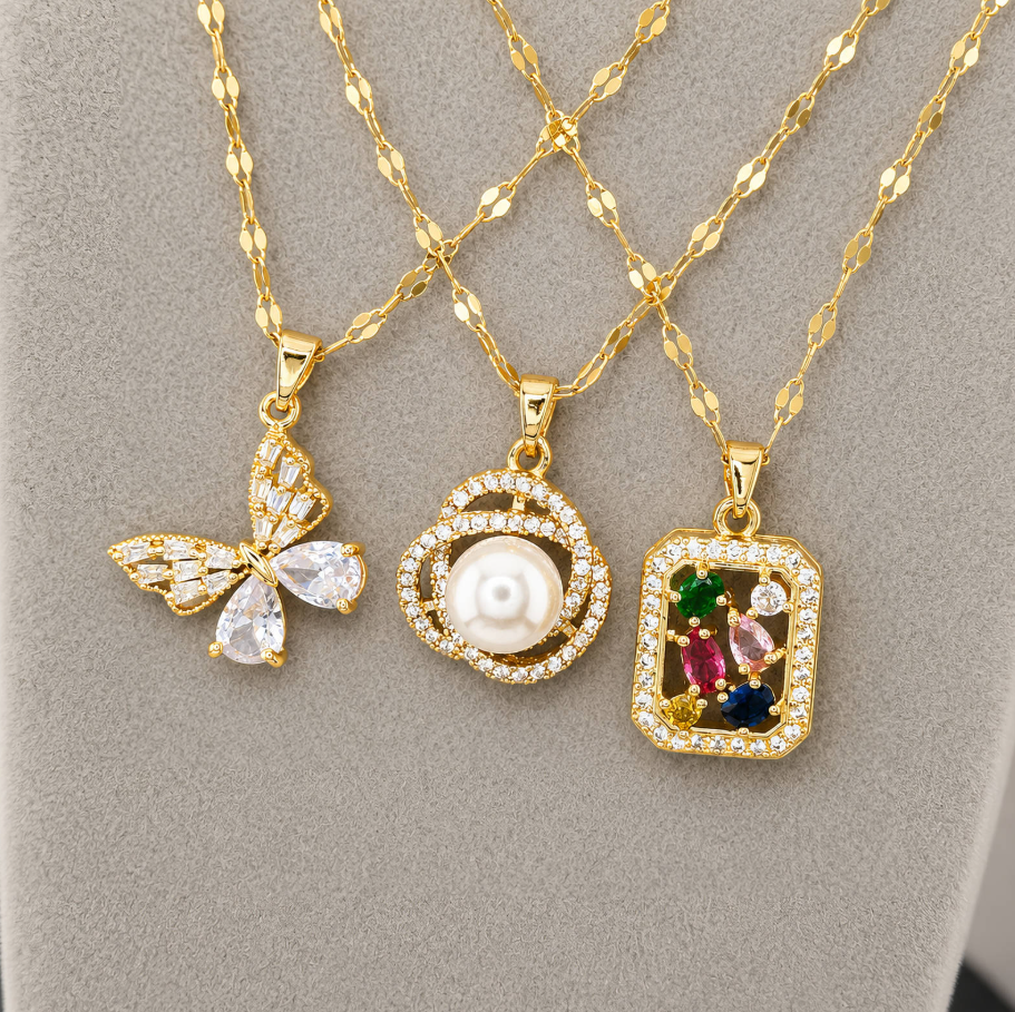 NOVAHERA Luna Pearl Necklace
