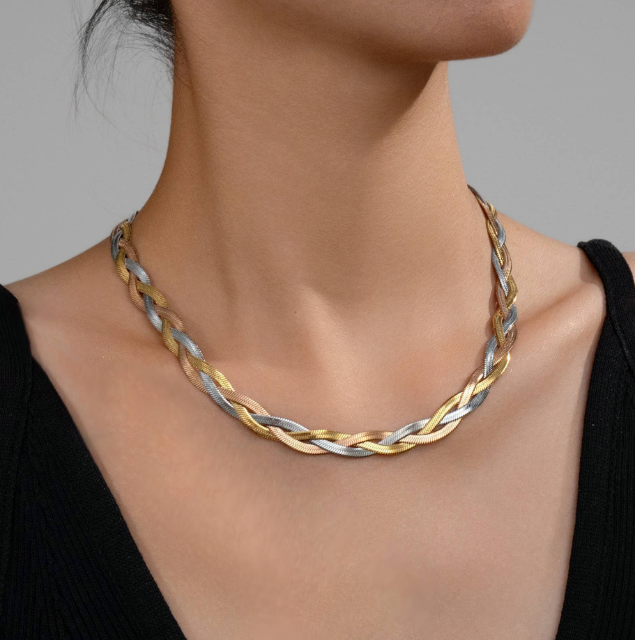 NOVAHERA Trinity Weave Necklace