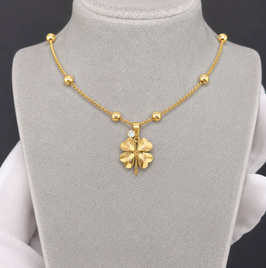 NOVAHERA Lucky Clover Necklace