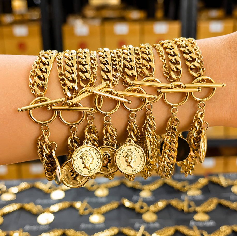 NOVAHERA Golden Sovereign Coin Bracelet