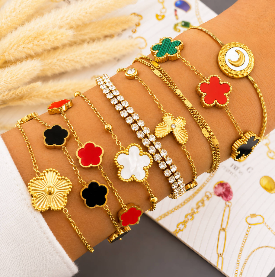 NOVAHERA Pearl Clover Bracelet