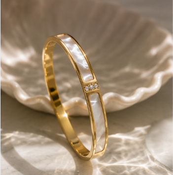 🤍 Pearl Elegance Bangle (✨ PRE-ORDER ITEM)