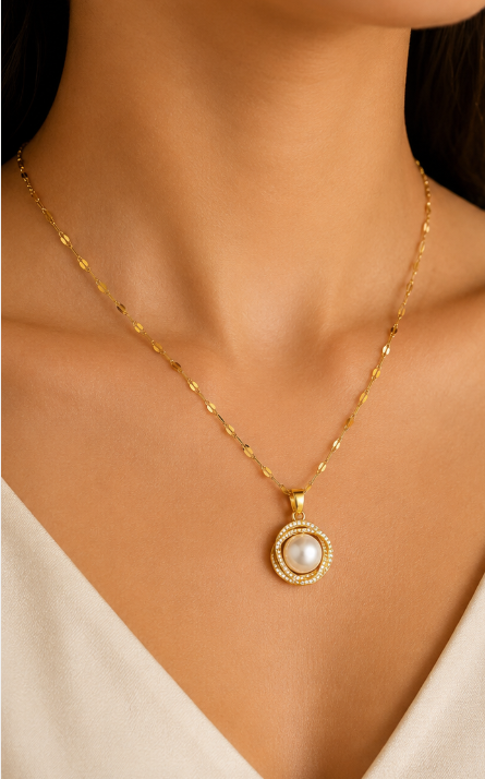 NOVAHERA Luna Pearl Necklace