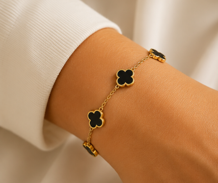 NOVAHERA Midnight Clover Bracelet