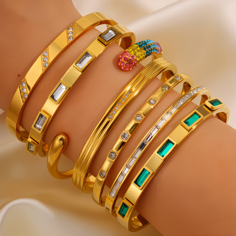 NOVAHERA | Celeste Crystal Bangle
