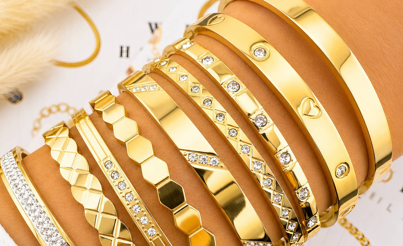 NOVAHERA | Celeste Crystal Bangle