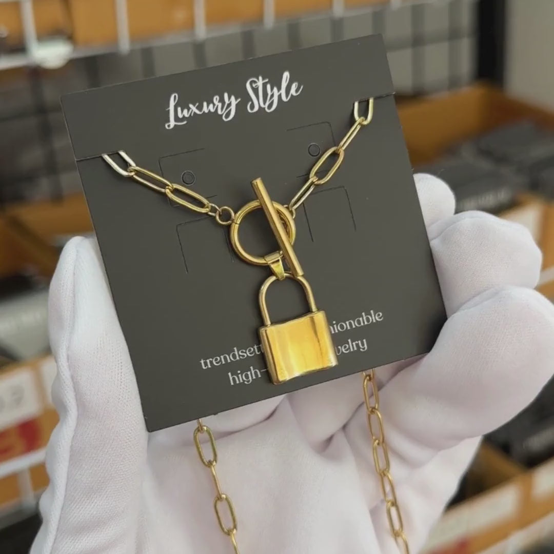 NOVAHERA Eternal Lock Necklace