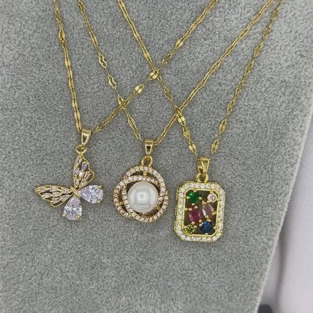NOVAHERA Luna Pearl Necklace