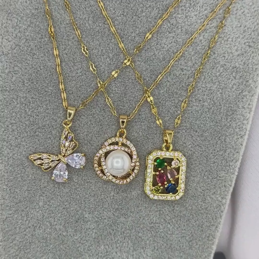 NOVAHERA Luna Pearl Necklace