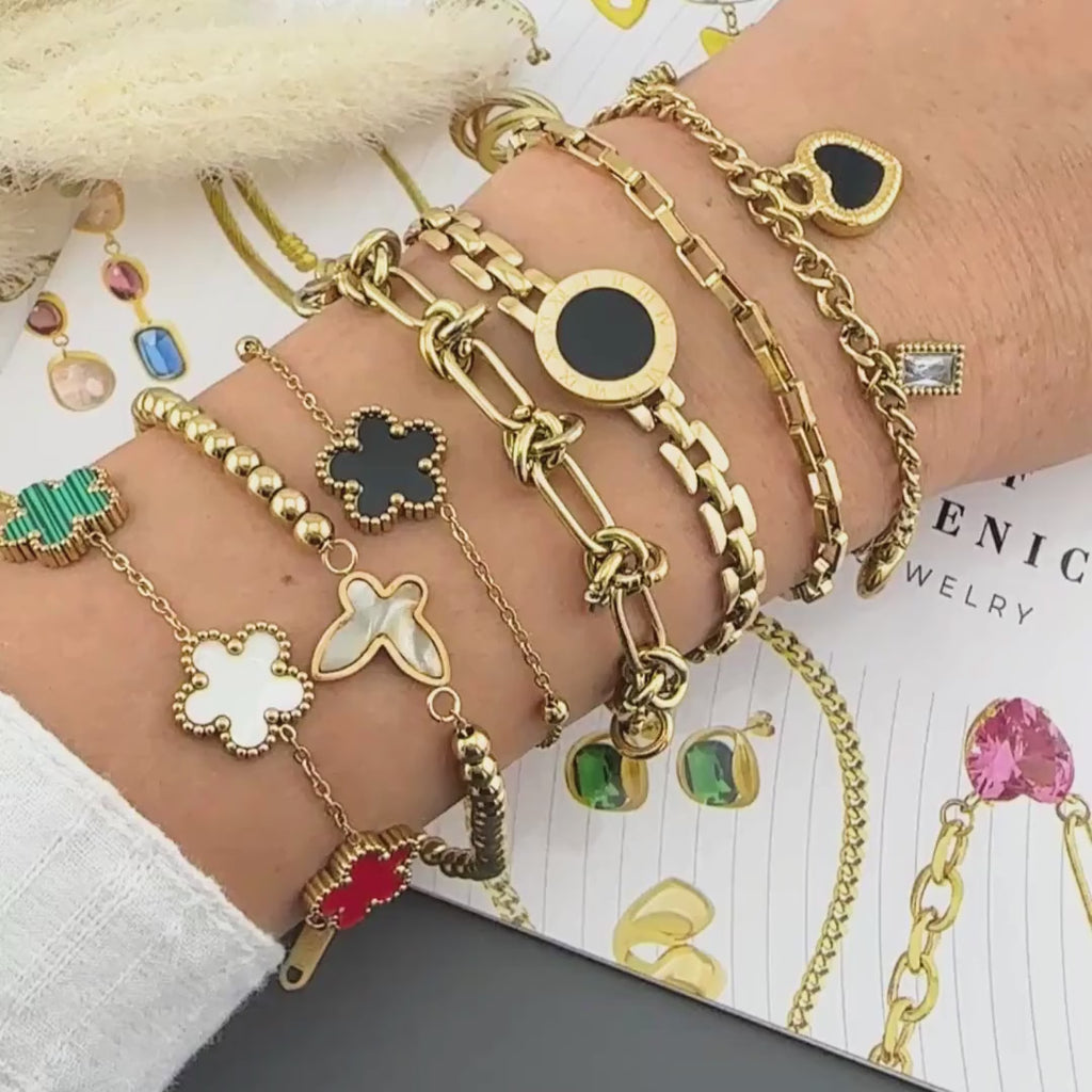 NOVAHERA Golden Heart Charm Bracelet